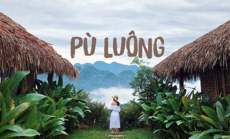 Du lịch Suối Tiên: Hình ảnh quầy bán vé hoặc kiosk tự động tại Suối Tiên, có biển ghi rõ giá vé vào cổng và các gói combo, với du khách đang xem thông tin hoặc mua vé, thể hiện quá trình quyết định mua sắm.